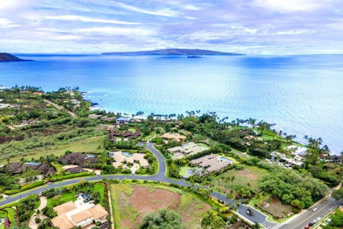 Picture of Residential Land For Sale in Kihei, Hawaii, United States