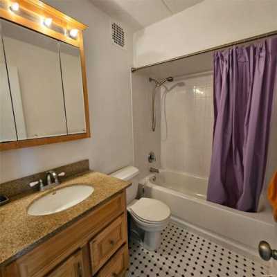 Home For Sale in Little Neck, New York