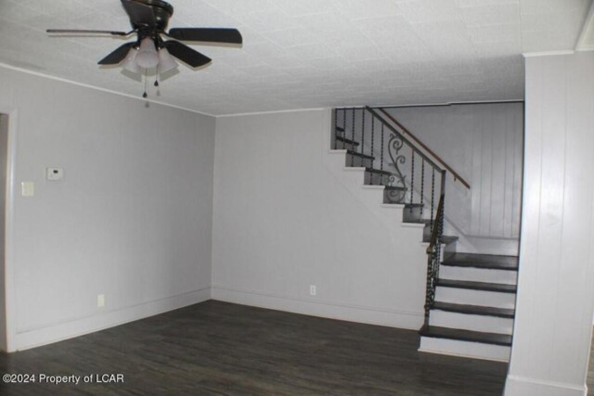 Picture of Home For Sale in Nanticoke, Pennsylvania, United States