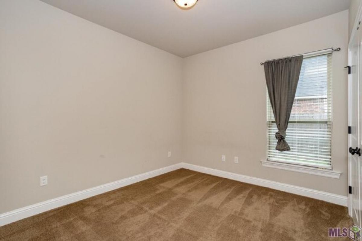 Picture of Home For Sale in Addis, Louisiana, United States