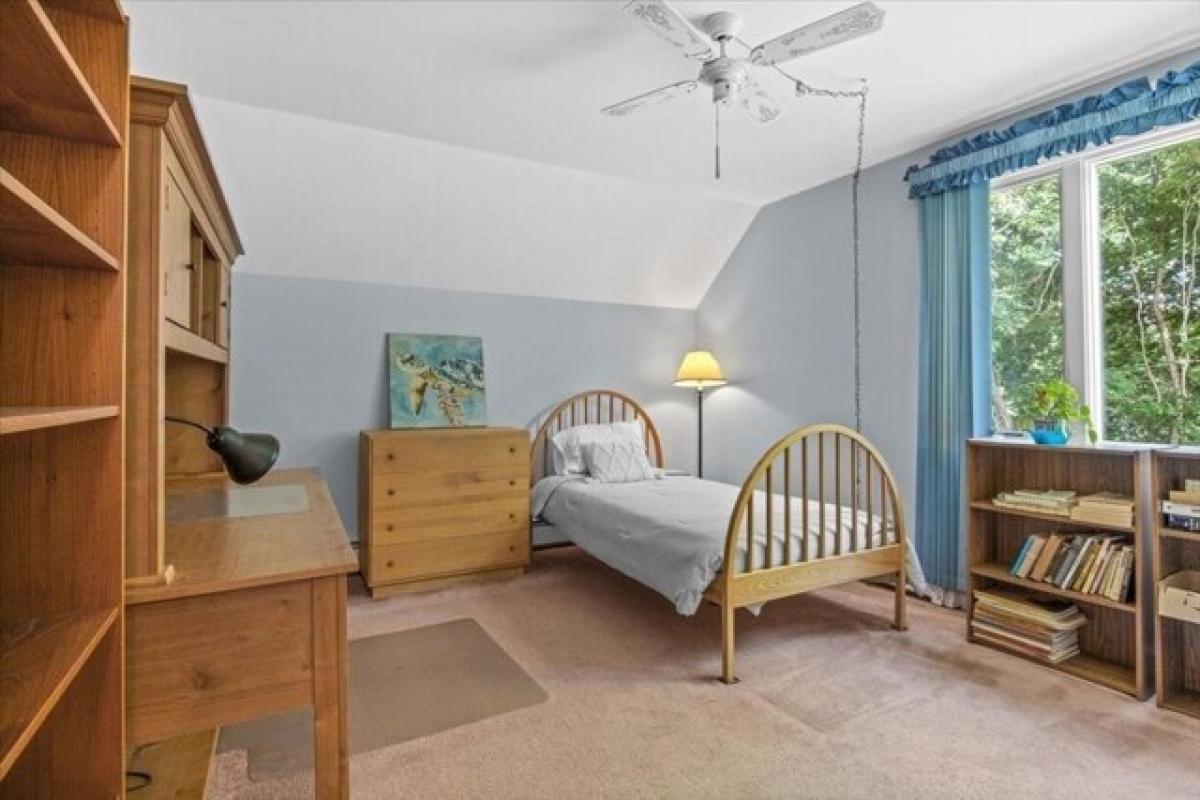 Picture of Home For Sale in Hingham, Massachusetts, United States