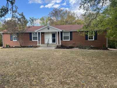 Home For Rent in Hendersonville, Tennessee