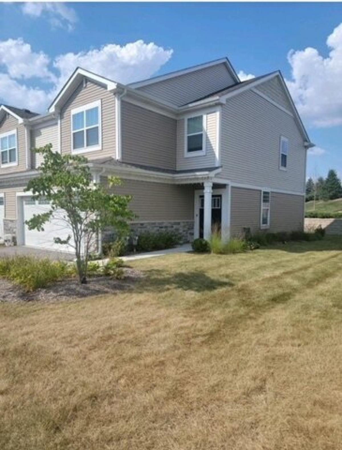 Picture of Home For Sale in South Elgin, Illinois, United States