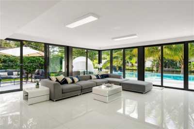 Home For Rent in El Portal, Florida