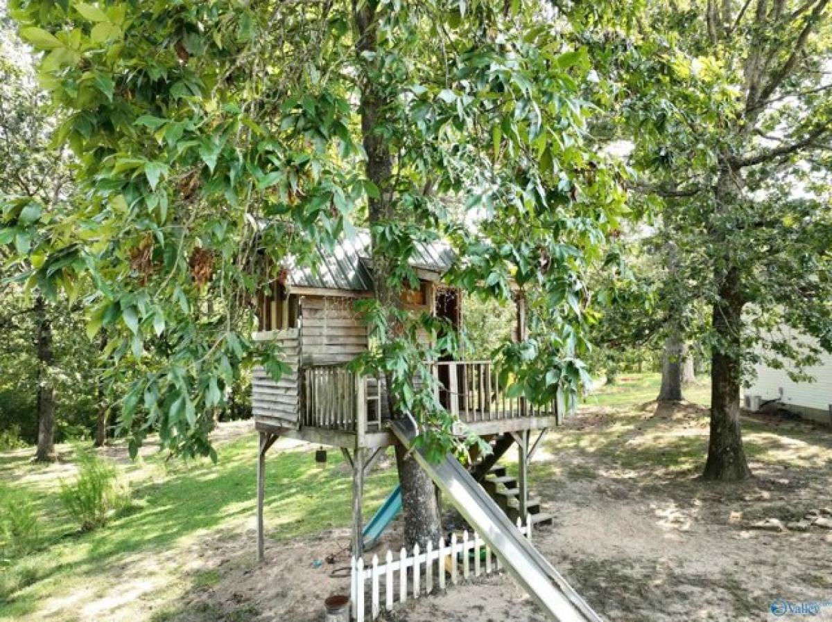 Picture of Home For Sale in Boaz, Alabama, United States