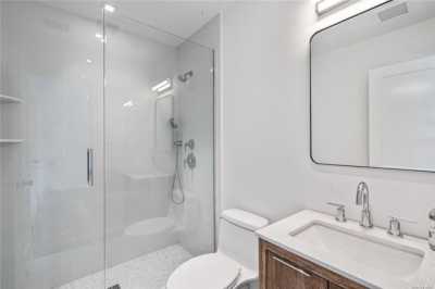 Home For Sale in Manhasset, New York