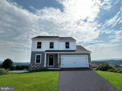 Home For Sale in Pine Grove, Pennsylvania