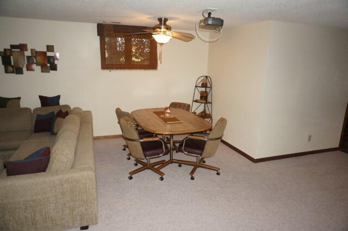 Picture of Home For Sale in Fort Dodge, Iowa, United States