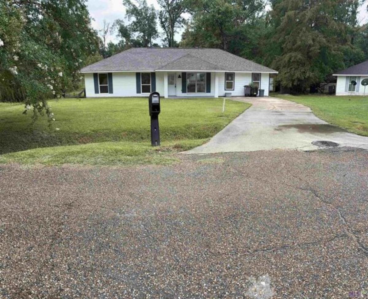 Picture of Home For Sale in Greenwell Springs, Louisiana, United States