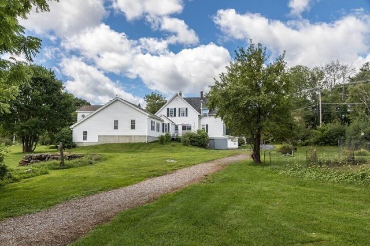 Picture of Home For Sale in Gardner, Massachusetts, United States