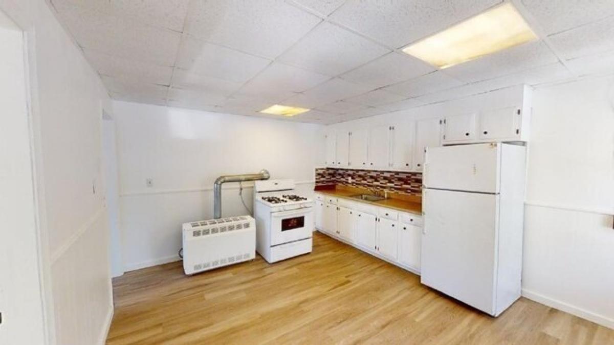 Picture of Home For Sale in Fitchburg, Massachusetts, United States