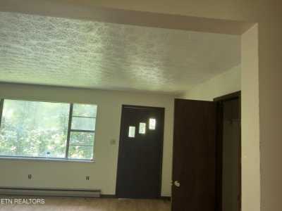 Home For Sale in Ewing, Virginia