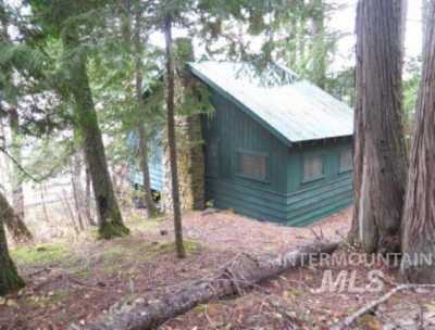 Home For Sale in Coolin, Idaho