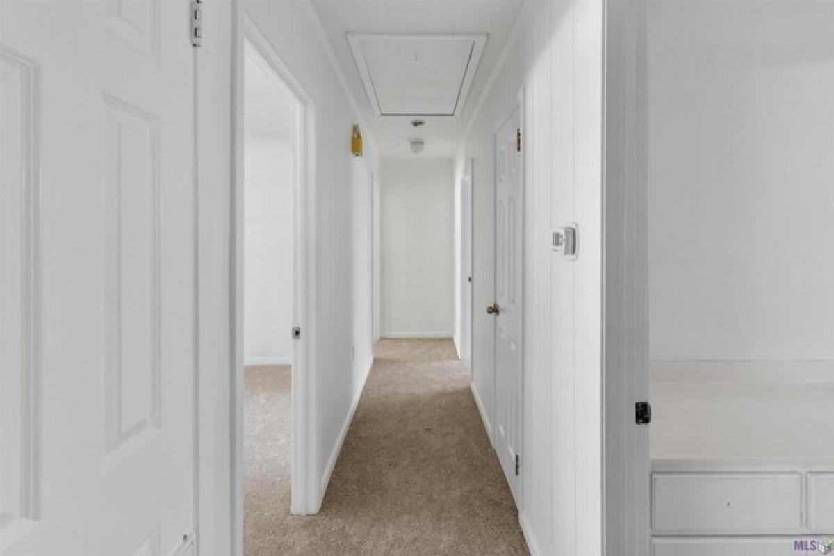 Picture of Home For Sale in New Roads, Louisiana, United States