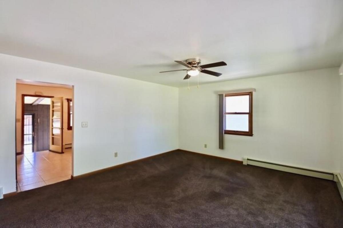 Picture of Home For Sale in Beloit, Wisconsin, United States