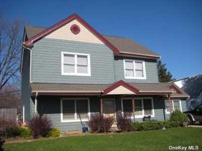 Home For Sale in Bethpage, New York