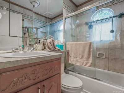 Home For Sale in Massapequa Park, New York