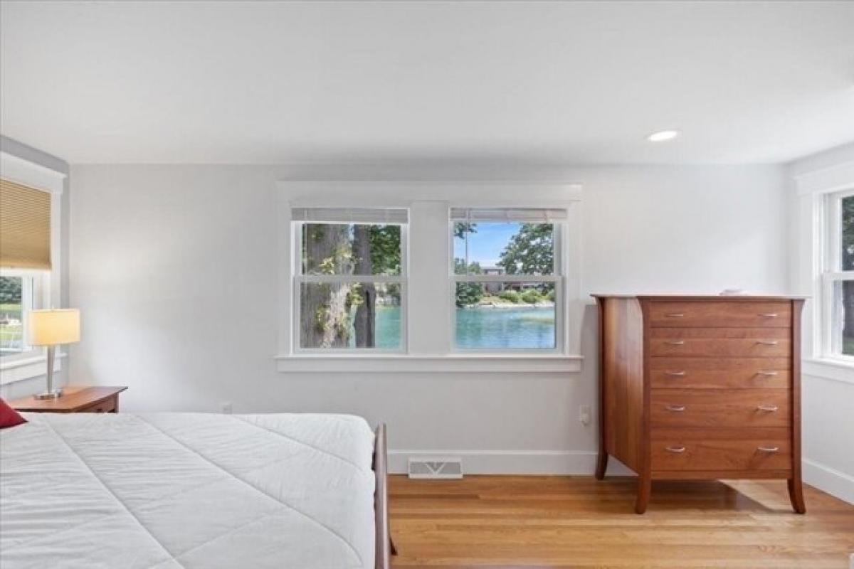 Picture of Home For Sale in Hingham, Massachusetts, United States