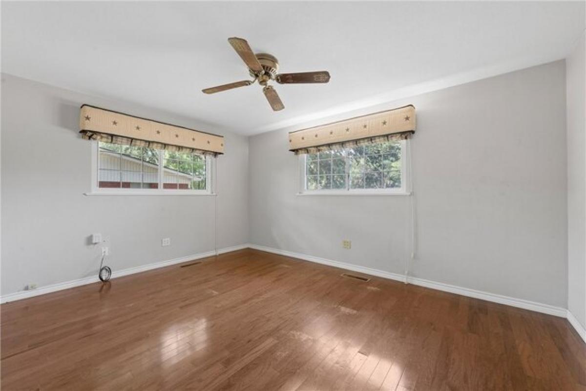 Picture of Home For Sale in Woodway, Texas, United States