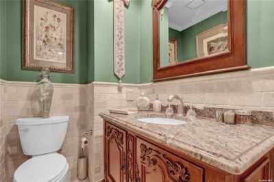 Home For Sale in Roslyn, New York