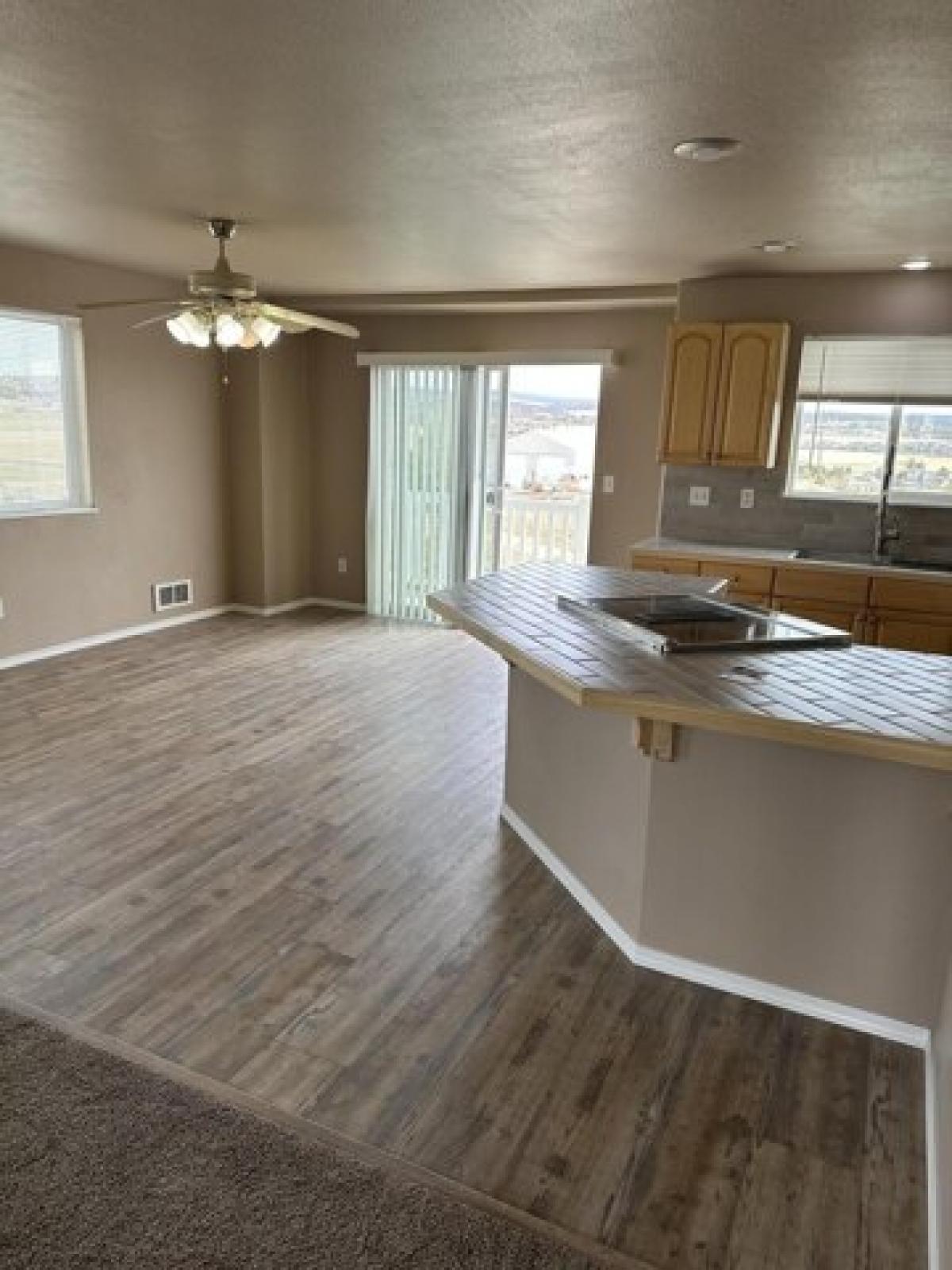 Picture of Home For Sale in Madras, Oregon, United States