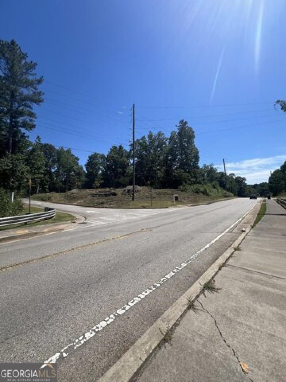 Picture of Residential Land For Sale in Dallas, Georgia, United States