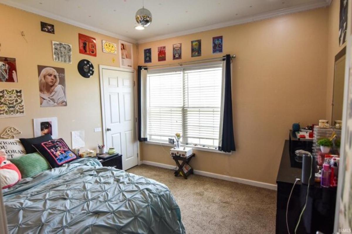 Picture of Home For Sale in Haubstadt, Indiana, United States