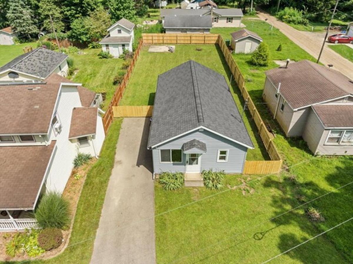 Picture of Home For Sale in Dowagiac, Michigan, United States