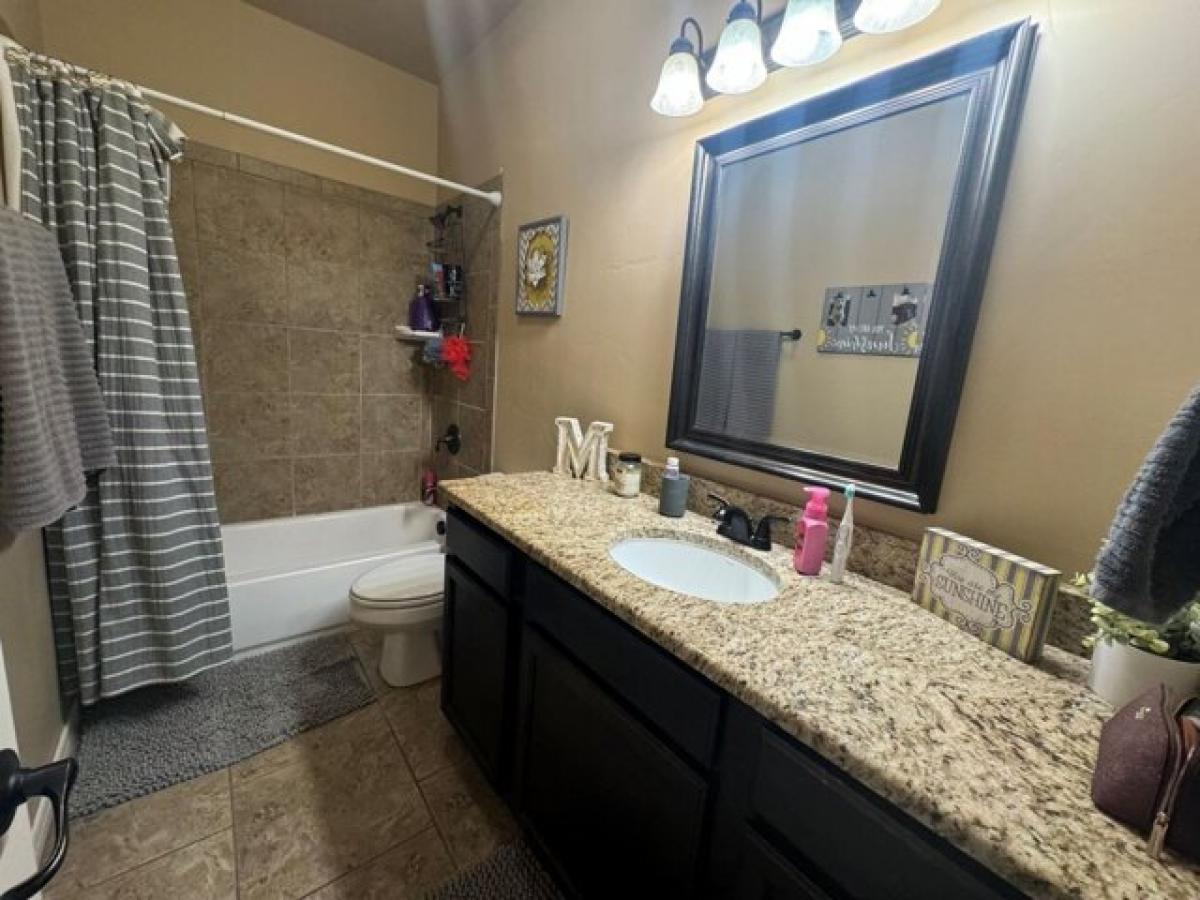 Picture of Home For Sale in Carlsbad, New Mexico, United States