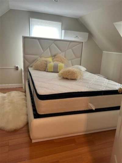 Home For Sale in Valley Stream, New York