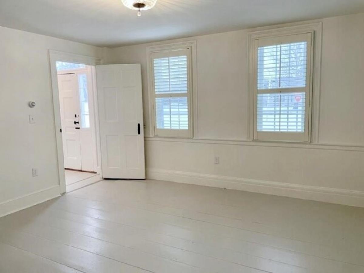 Picture of Home For Sale in Hampton Falls, New Hampshire, United States