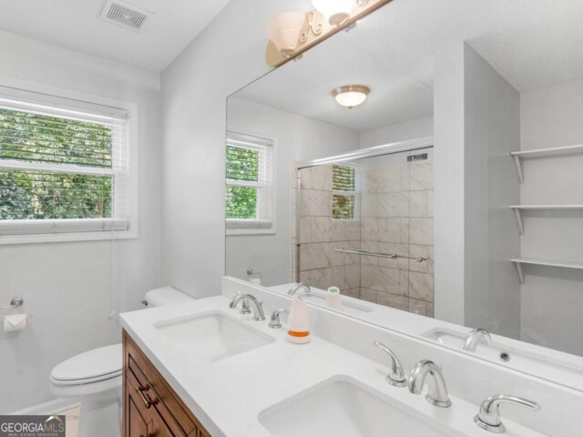 Picture of Home For Sale in Rex, Georgia, United States