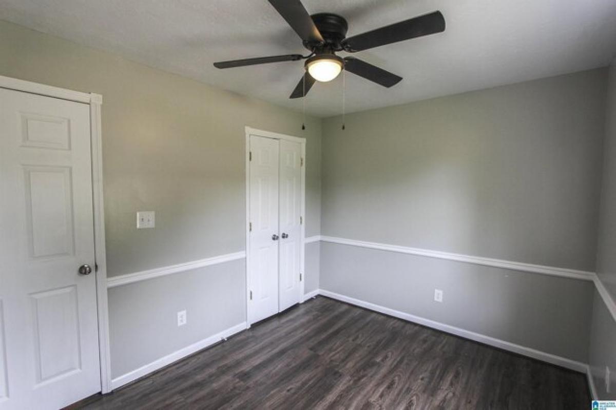 Picture of Home For Sale in Hokes Bluff, Alabama, United States