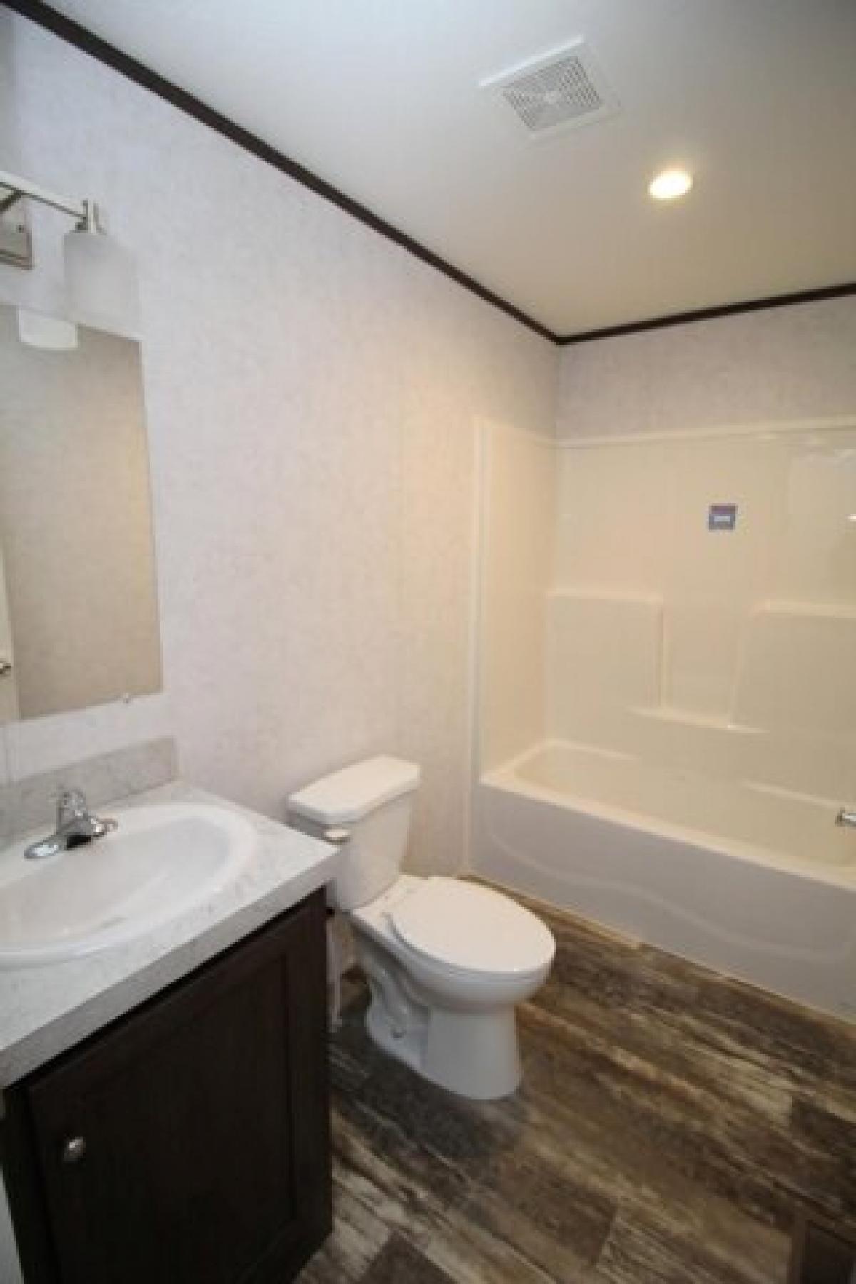 Picture of Home For Sale in Mount Vernon, Maine, United States