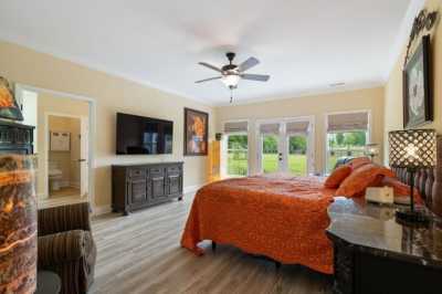 Home For Sale in Castalian Springs, Tennessee