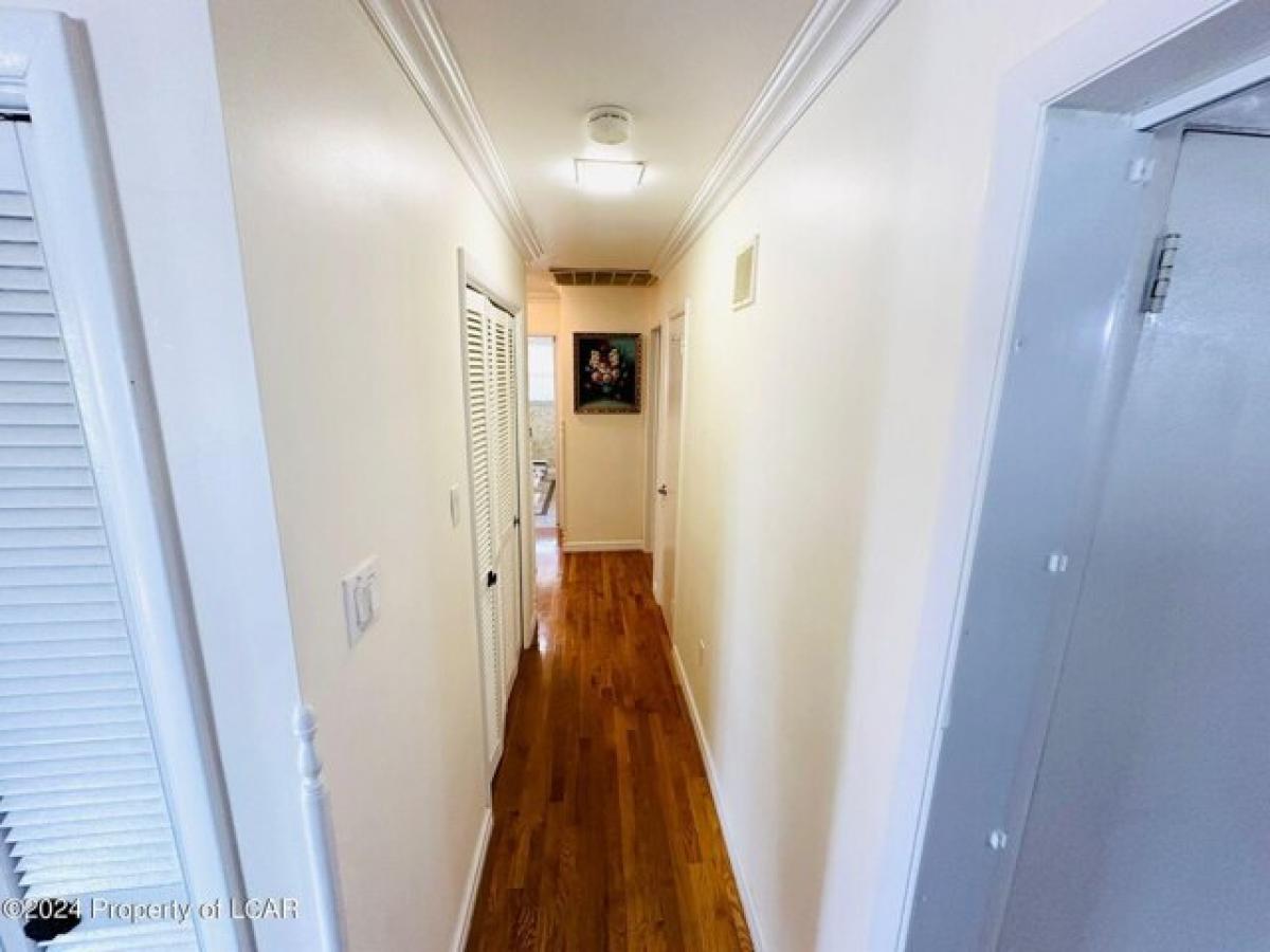 Picture of Home For Sale in Hazleton, Pennsylvania, United States