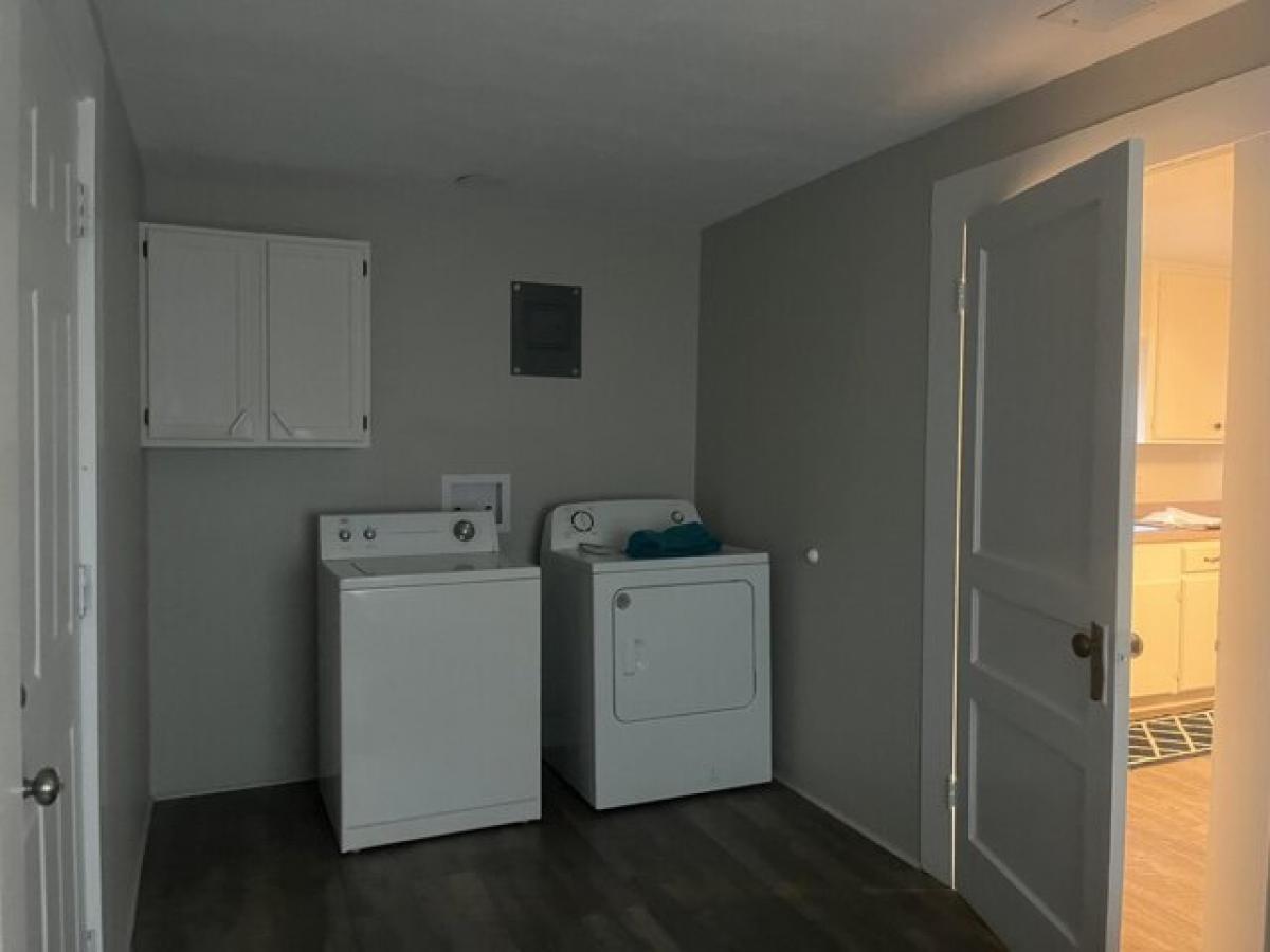 Picture of Home For Sale in Pitkin, Louisiana, United States