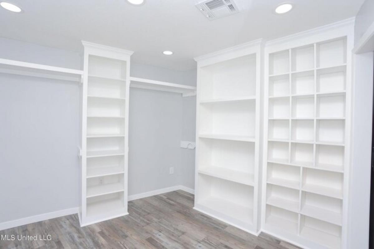 Picture of Home For Sale in Terry, Mississippi, United States