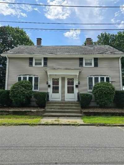 Home For Sale in Lincoln, Rhode Island