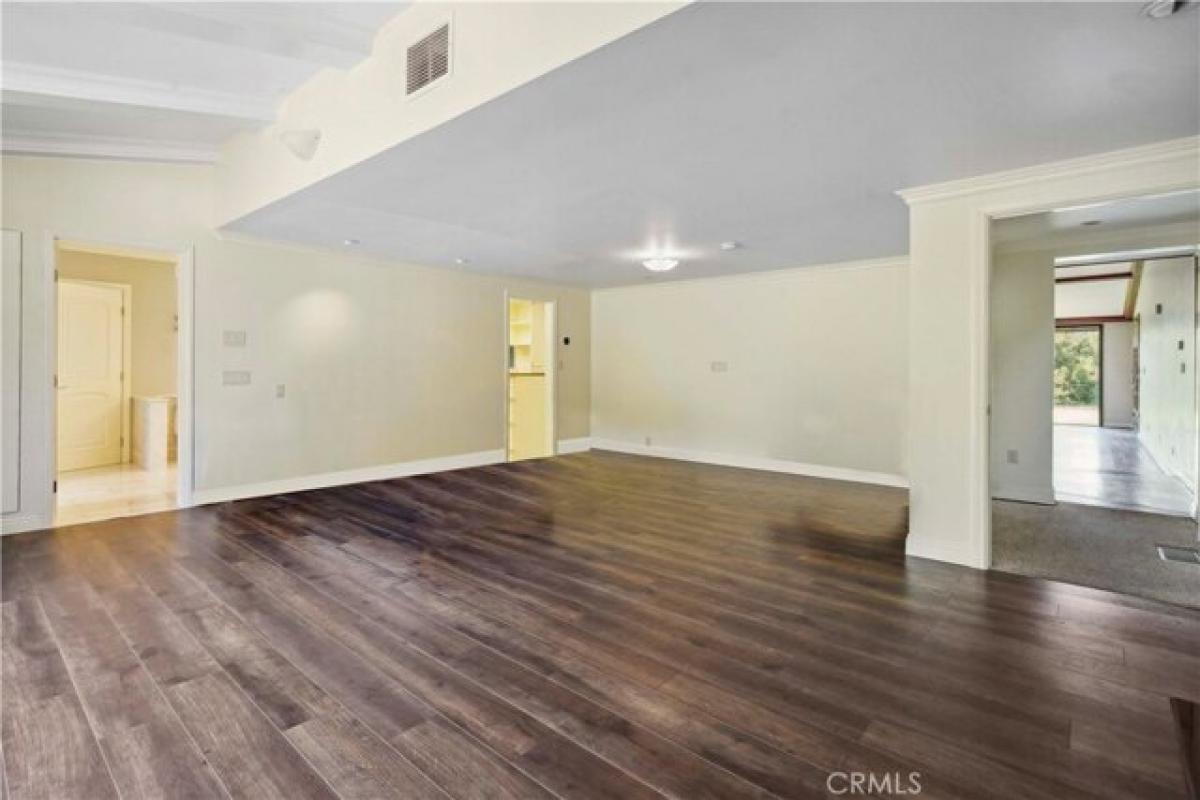 Picture of Home For Sale in Calabasas, California, United States