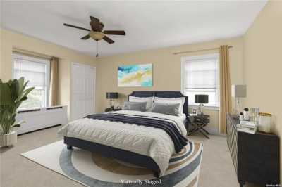 Home For Sale in Little Neck, New York