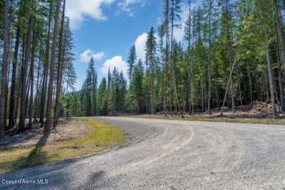 Home For Sale in Nordman, Idaho