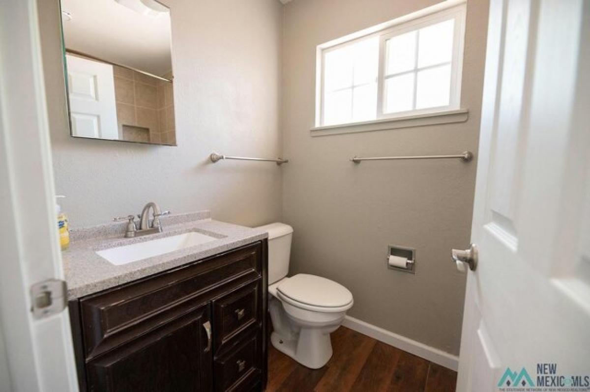 Picture of Home For Sale in Grants, New Mexico, United States