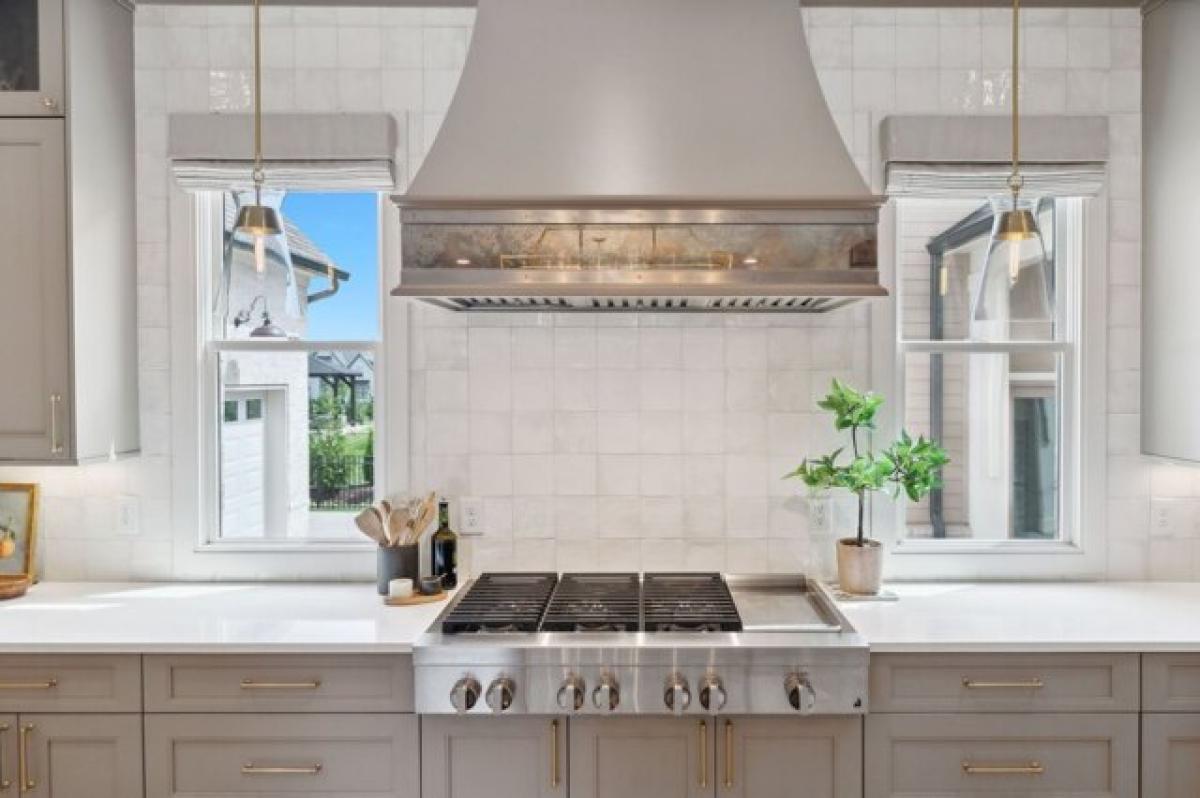 Picture of Home For Sale in Arrington, Tennessee, United States