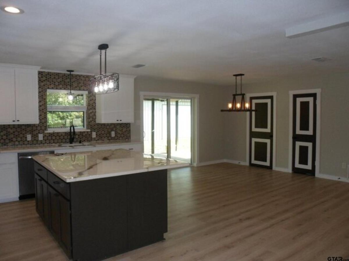 Picture of Home For Sale in Mineola, Texas, United States