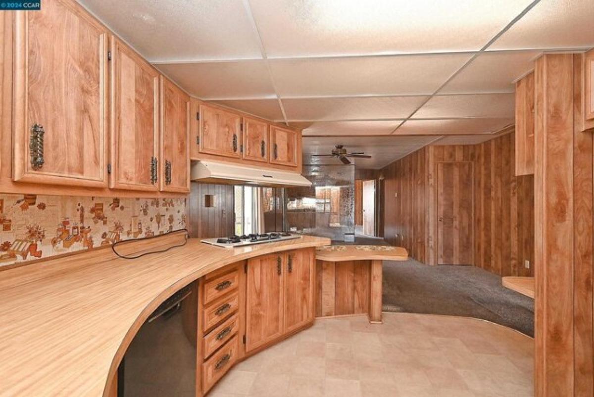 Picture of Home For Sale in Pittsburg, California, United States