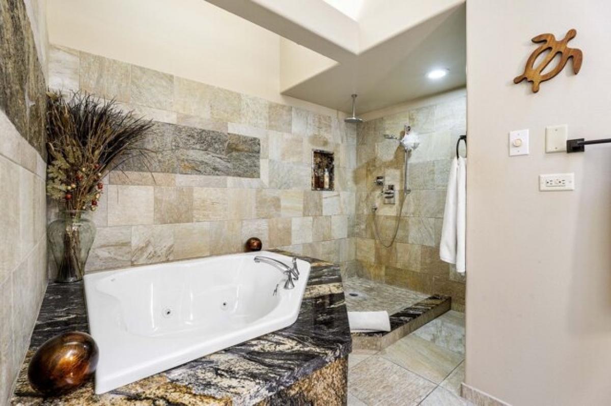 Picture of Home For Sale in Keauhou, Hawaii, United States