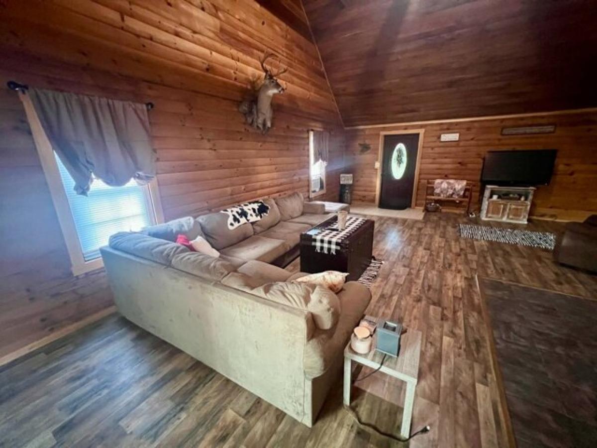 Picture of Home For Sale in Normalville, Pennsylvania, United States