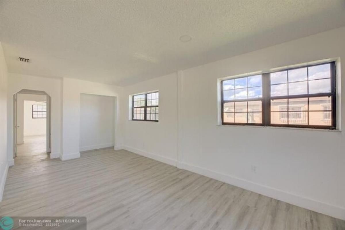 Picture of Home For Sale in Florida City, Florida, United States