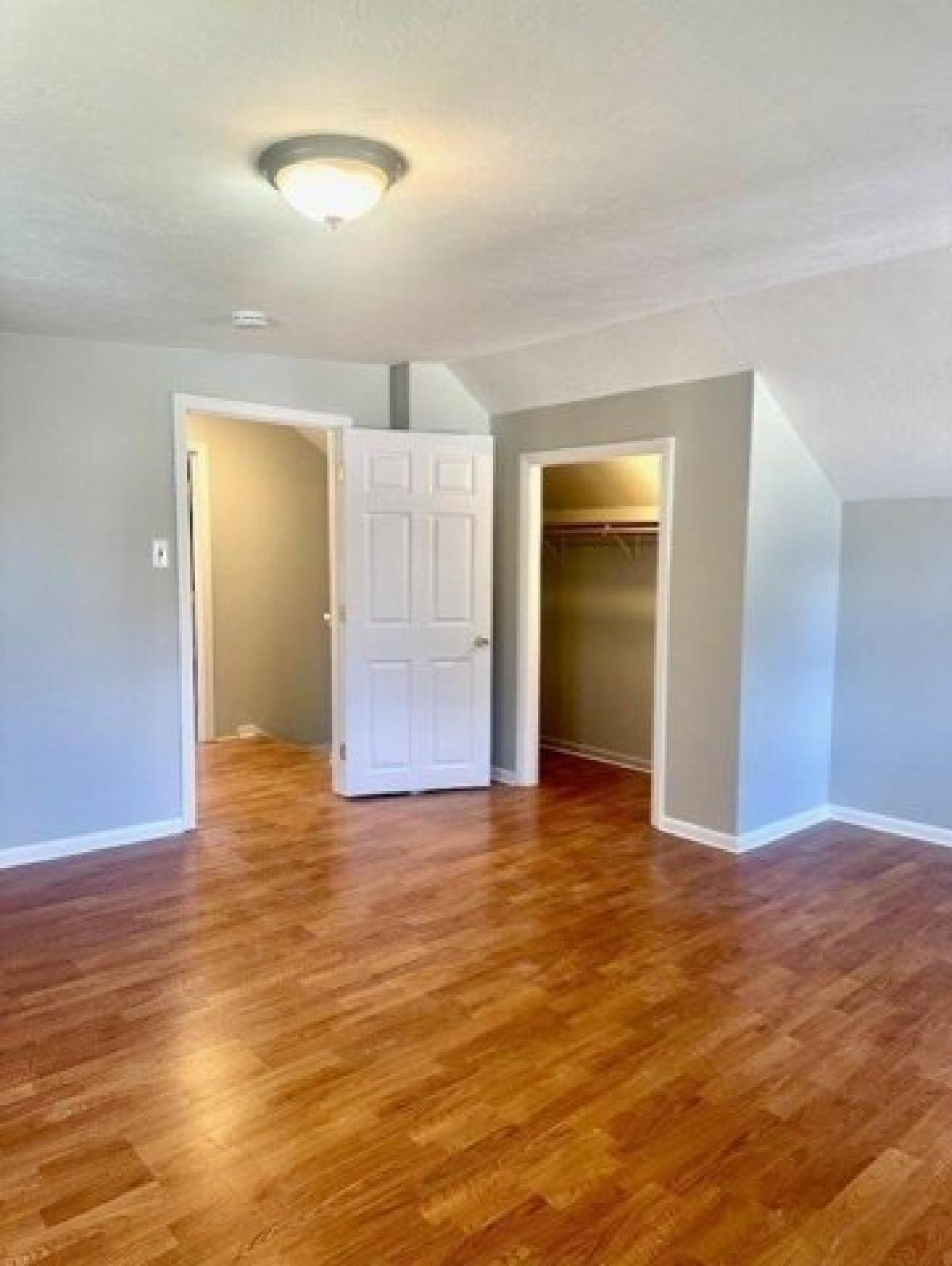 Picture of Home For Sale in Oxford, Massachusetts, United States